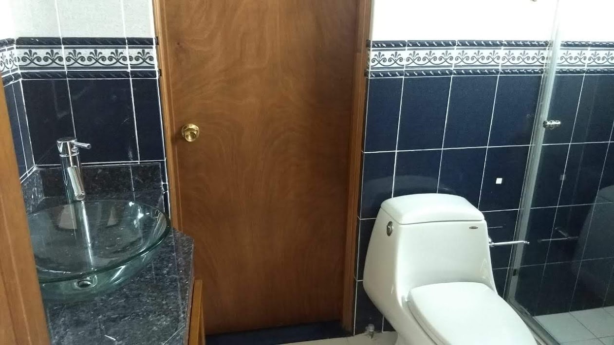 Venta Casa Cumbres baño